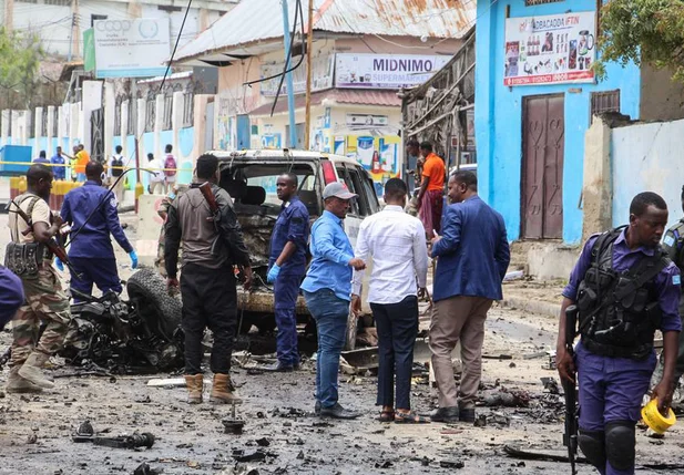 Atentado a carro-bomba na capital da Somália.