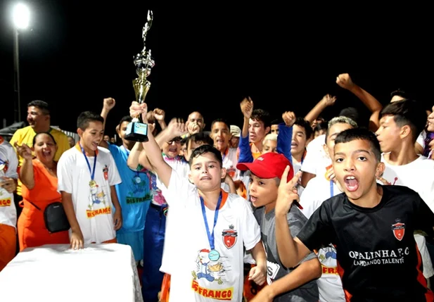 Escola Monsenhor Lotário é a campeã da Copa Infantil Pedrossegundense de Futebol