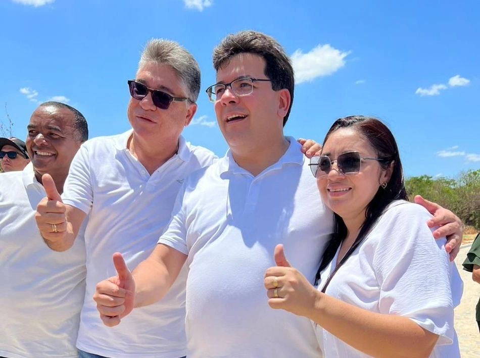 Deputado João Mádison e Rafael Fonteles ao lado da pré-candidata a prefeita Gerlane Cabral