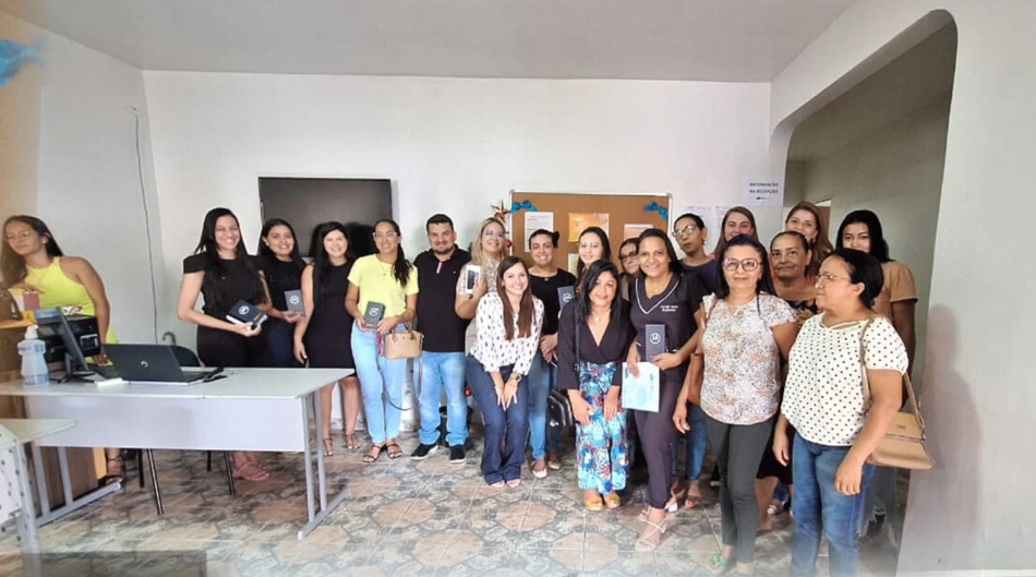 Servidores da Saúde em Uruçuí recebem celulares para melhorar atendimento