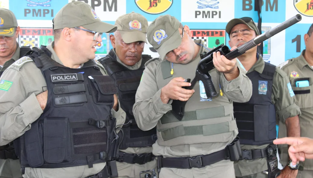 Treinamento dos policiais do 15° Batalhão da Polícia Militar