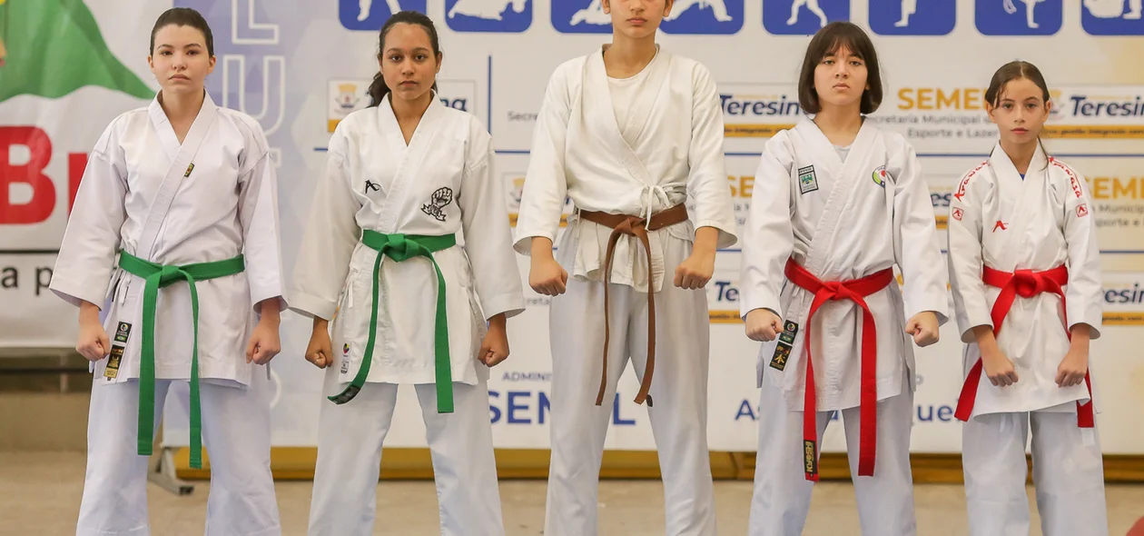 Atletas femininas participam das olimpíadas das escolas particulares de Teresina