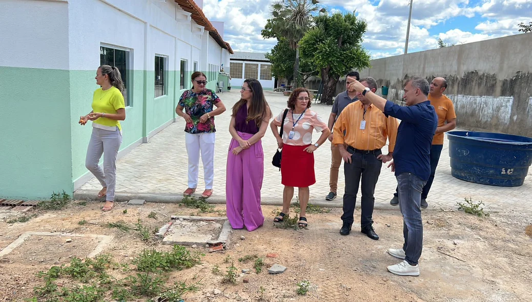 Prefeito Valdecir Júnior visitou Complexo Educacional Valdecir Rodrigues de Albuquerque