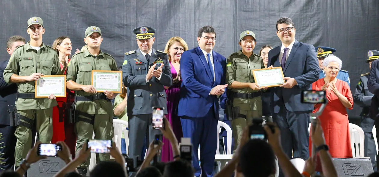 Cerimônia de formatura dos soldados da PM do Piauí