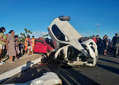 Toyota Etios invadiu a pista contrária e causou acidente