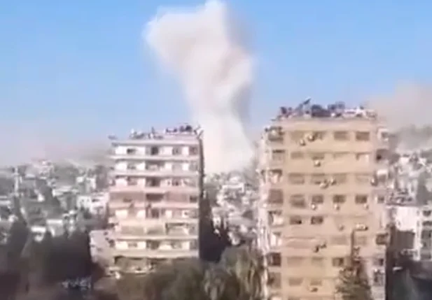 Ataque aéreo no centro de Damasco