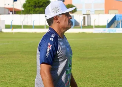 Wallace Lemos, técnico do Oeirense