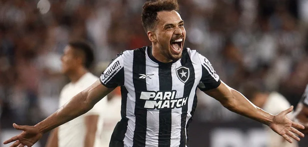 Eduardo anotou dois gols na vitória do Botafogo