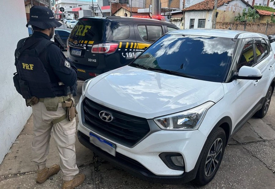 Idosa é presa em Teresina por receptação de veículo roubado em São Paulo