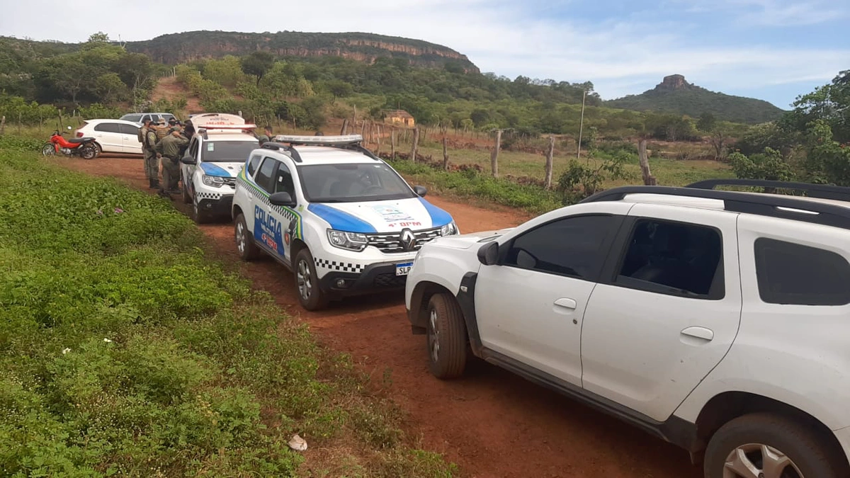 Equipes da PM em buscas ao suspeitos na zona rural de Picos