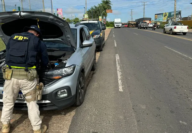 Polícia Rodoviária Federal prende mulher com carro roubado em Teresina