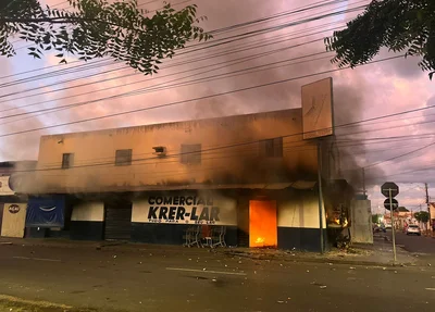 Supermercado Krer-Lar ficou totalmente destruído
