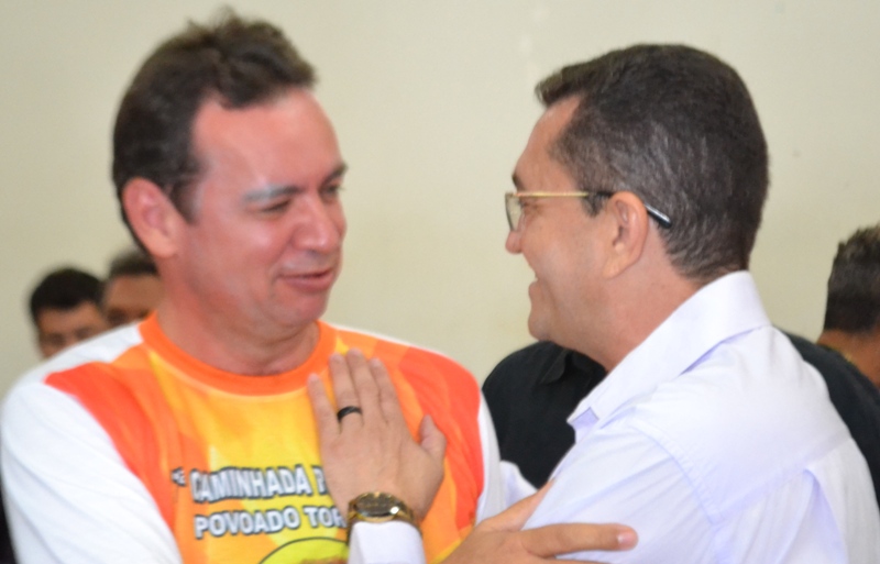 Júnior Nobre (PSC) com o prefeito de Picos, Padre Walmir (PT)