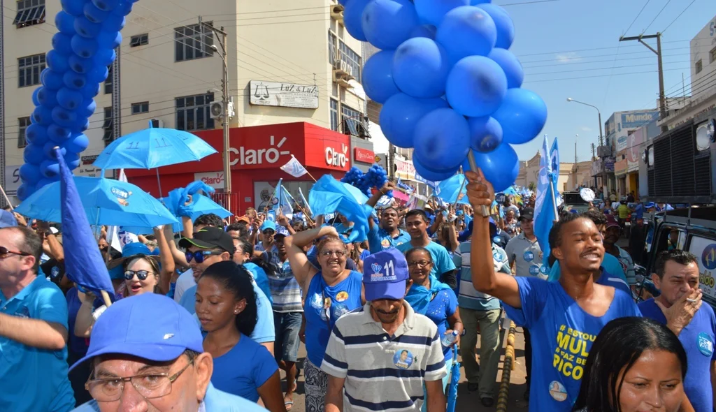 Caminhada de Gil Paraibano reúne multidão