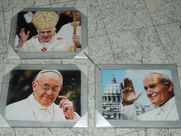 Espanhol é preso com cocaína escondida em quadros de Papas