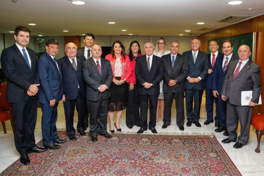 Wellington Dias em reunião com Michel Temer, Renan Calheiros e governadores em Brasília