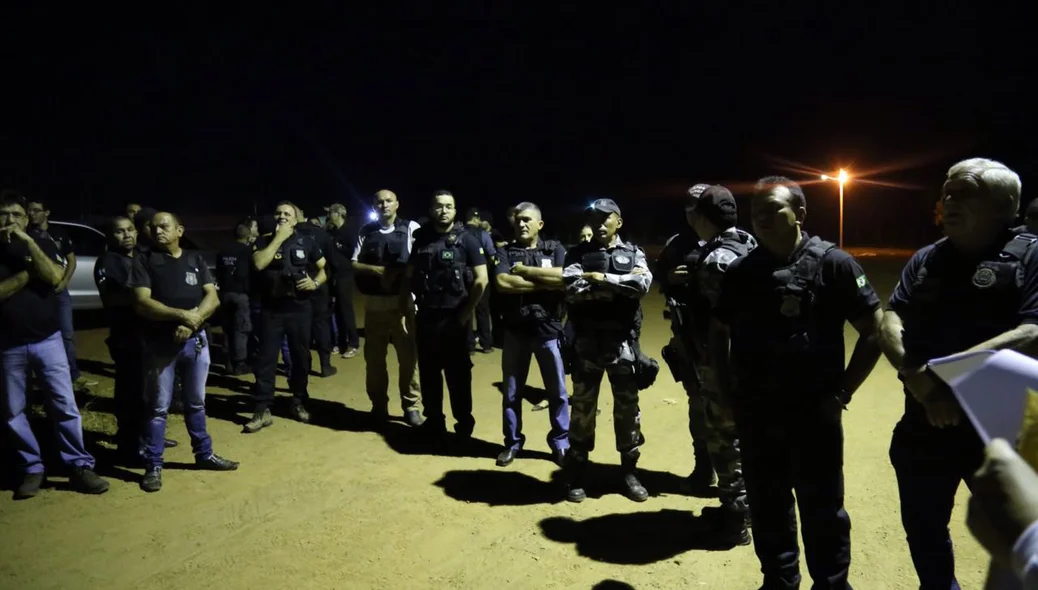 Policiais reunidos durante a Operação Sete Cidades