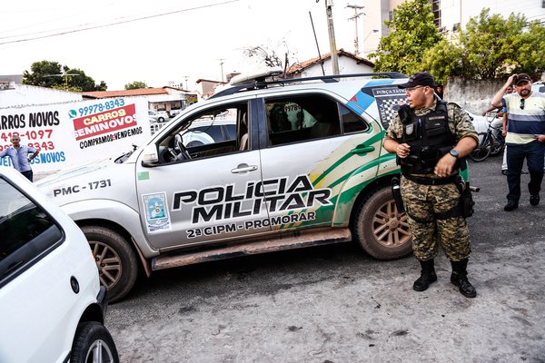 Policial reage a assalto e atira em bandidos no Monte Castelo - GP1