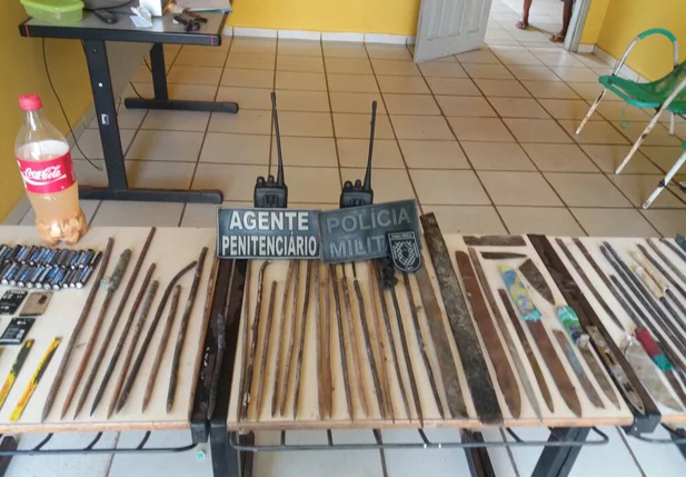 Agentes encontram 73 barras de ferro na Penitenciária de Esperantina