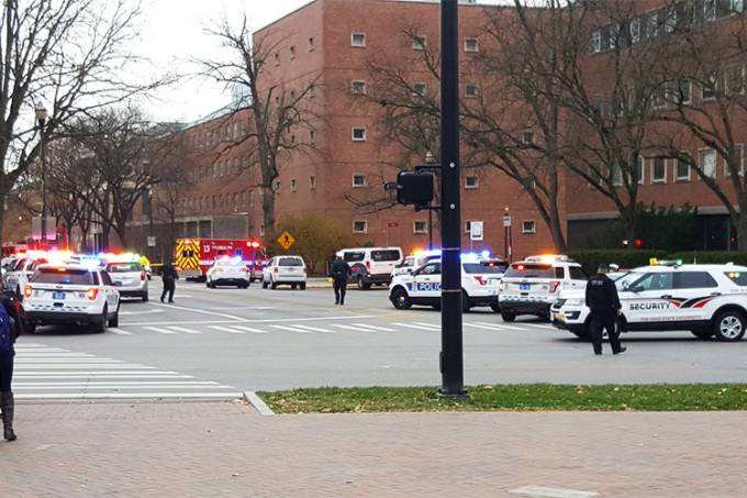Atirador invade Universidade nos Estados Unidos