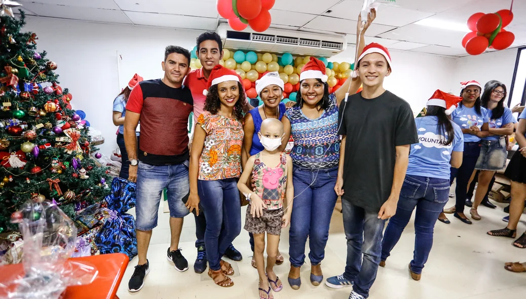 Voluntários na ação solidária para crianças com câncer do Hospital São Marcos