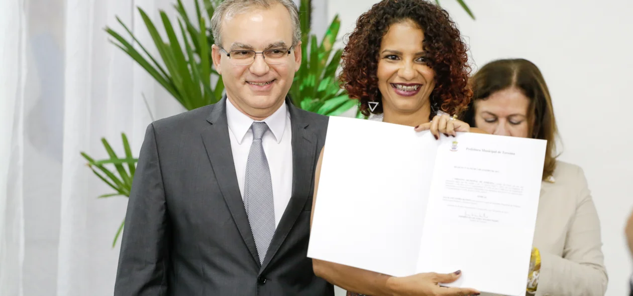 Firmino Filho e a Secretária da mulher Marcilane Gomes