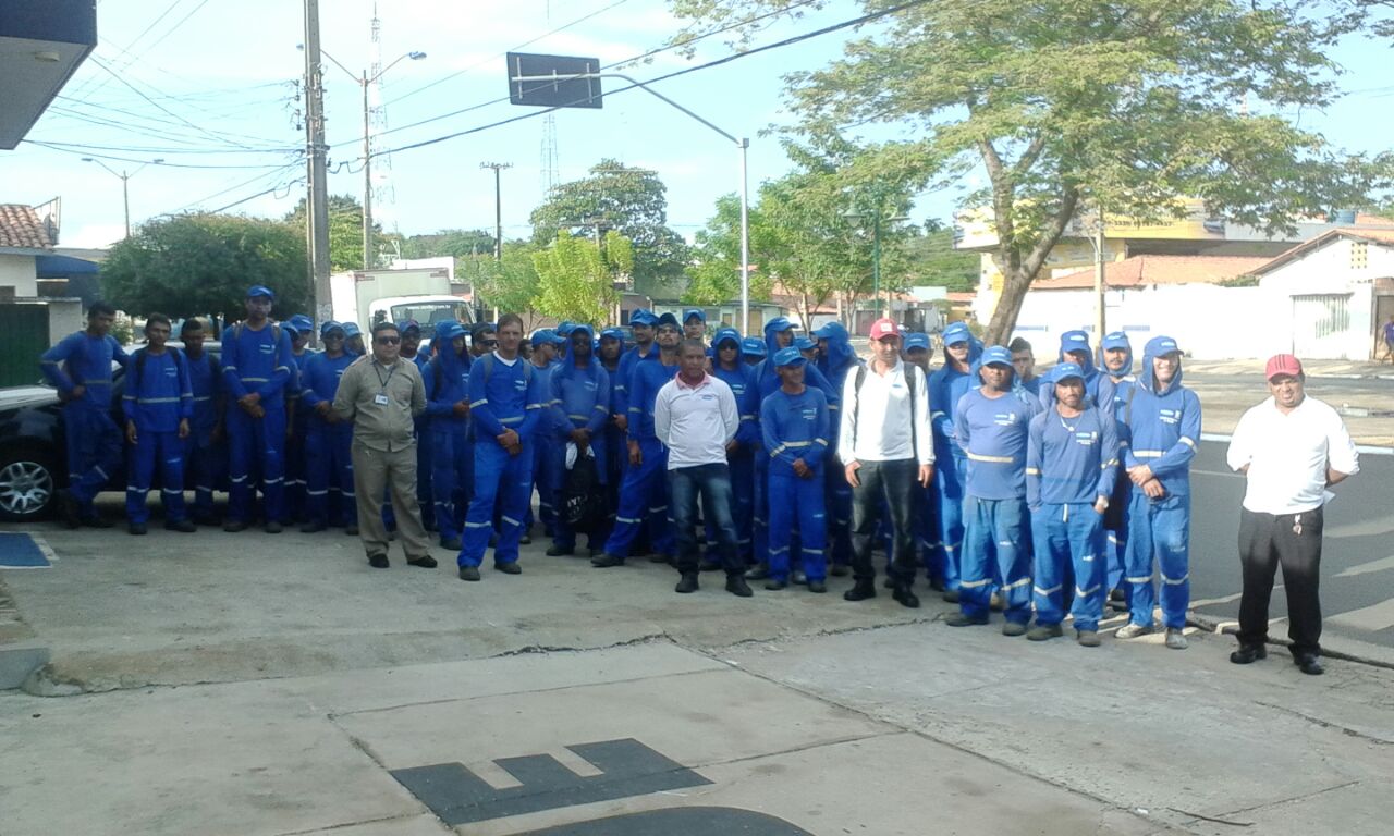 Equipes da Prefeitura já iniciando o Faxina nos bairros de Teresina