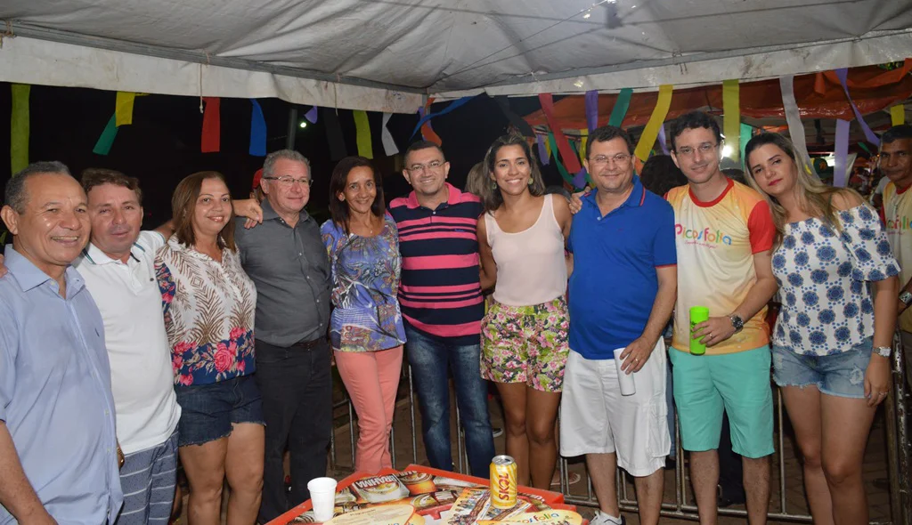 Autoridades prestigiam segunda noite do Carnval de Picos