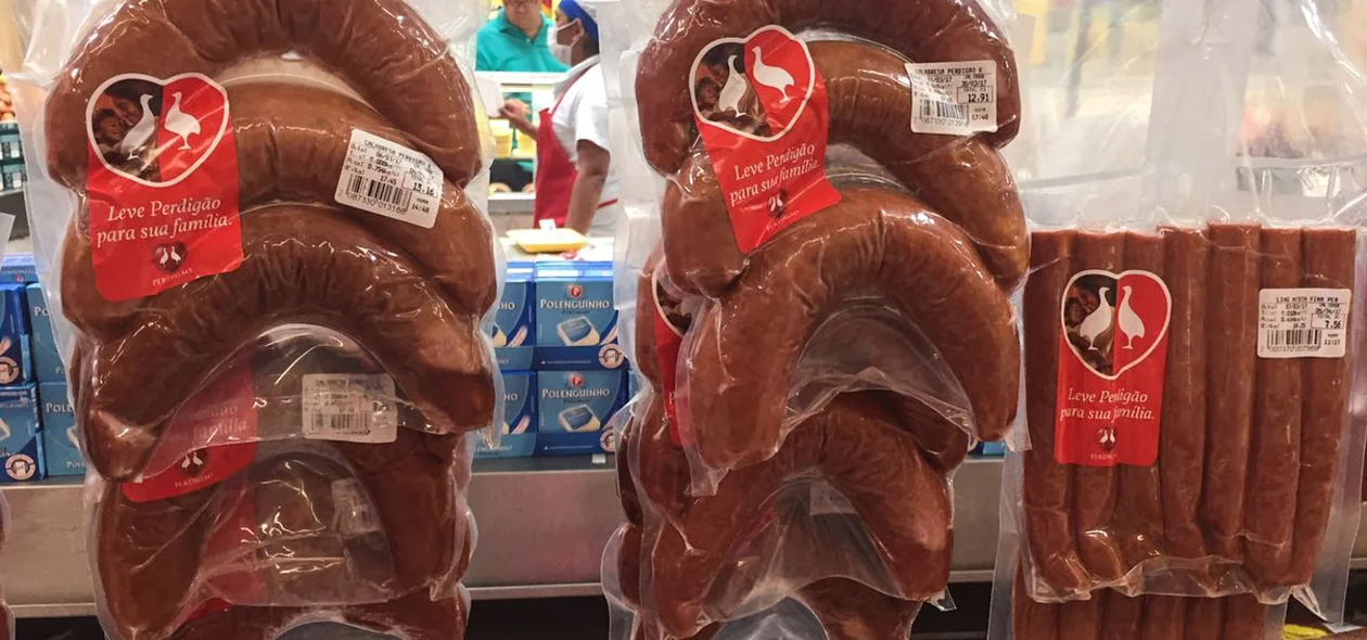Calabresa da marca Perdigão encontrada no Supermercado Carvalho 