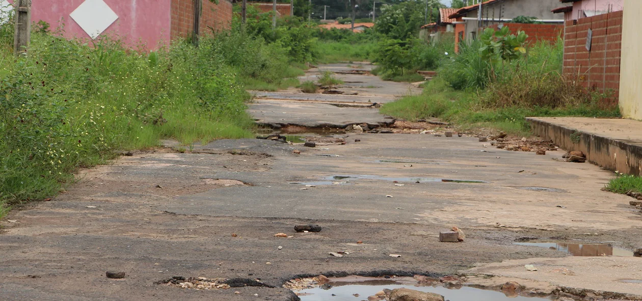 Moradores reclamam da falta de estrutura em bairro de Teresina