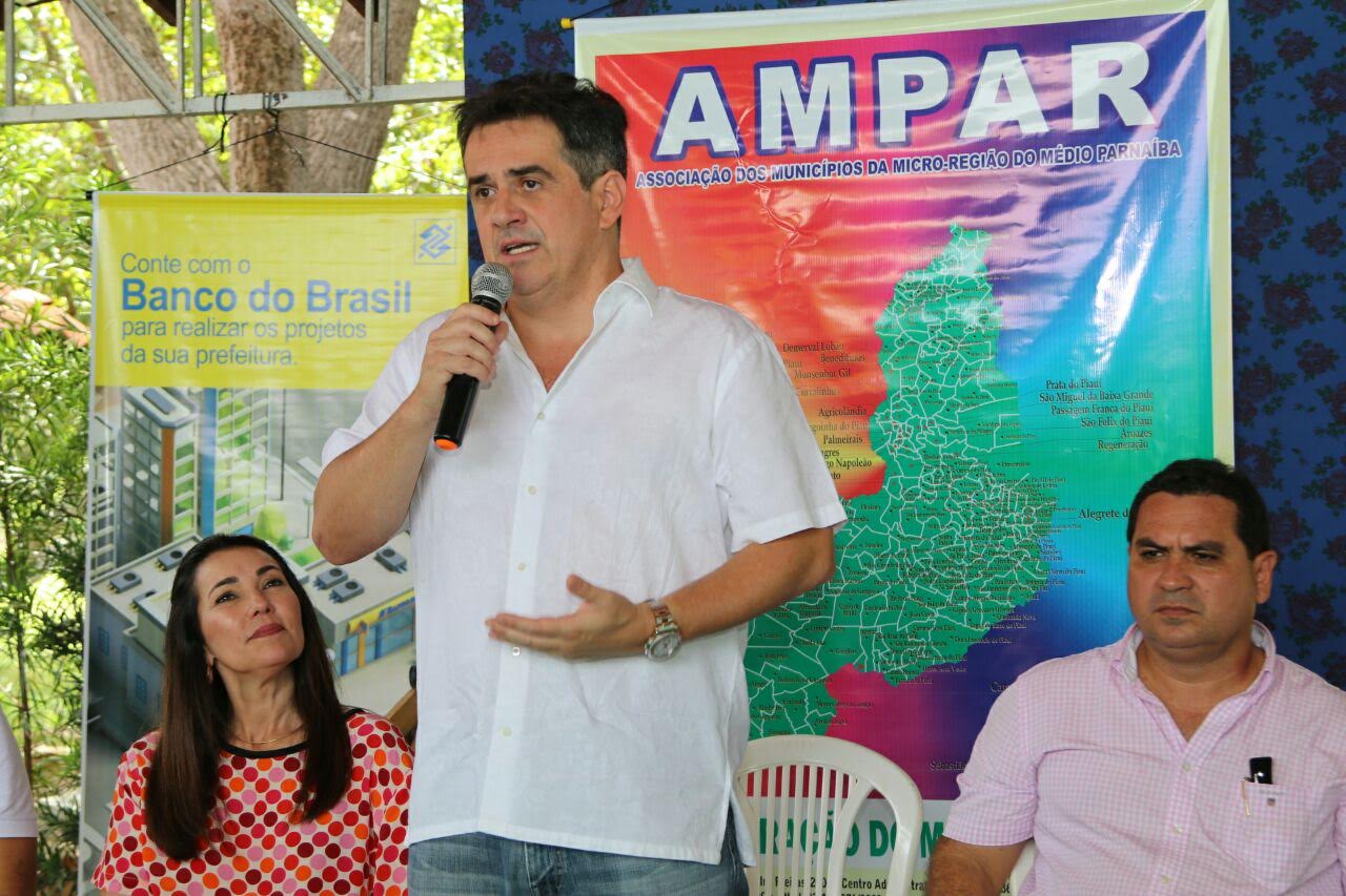Senador Ciro Nogueira participa de evento da AMPAR