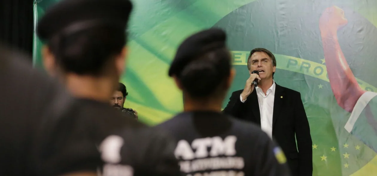 Bolsonaro discursa 