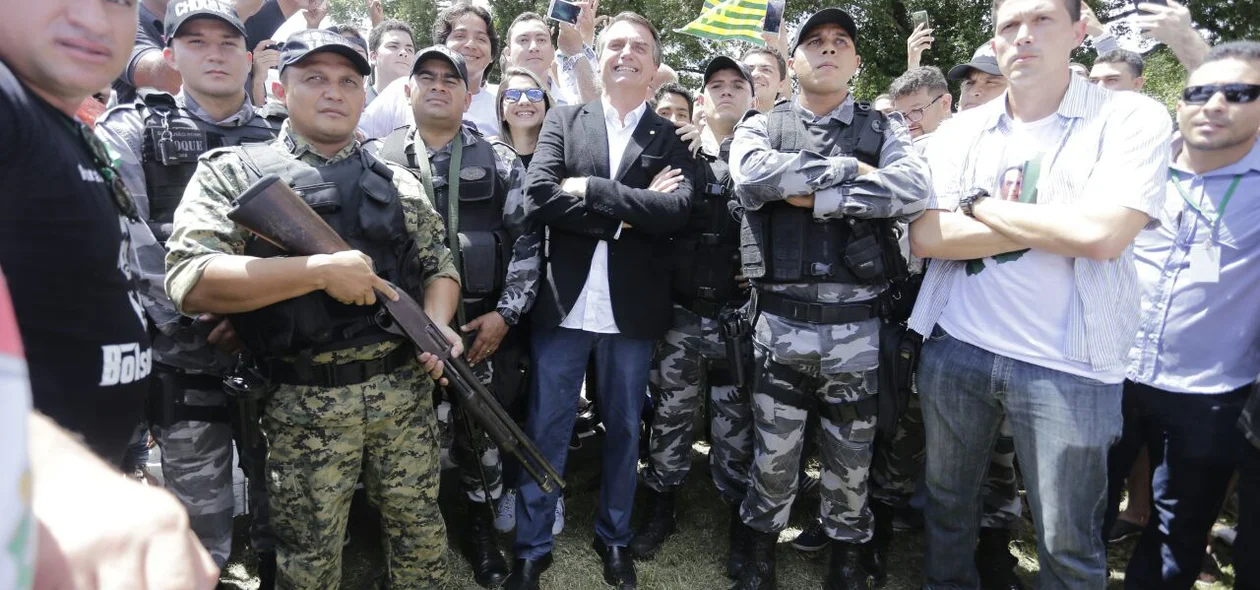 Jair Bolsonaro é recebido por Teresinenses