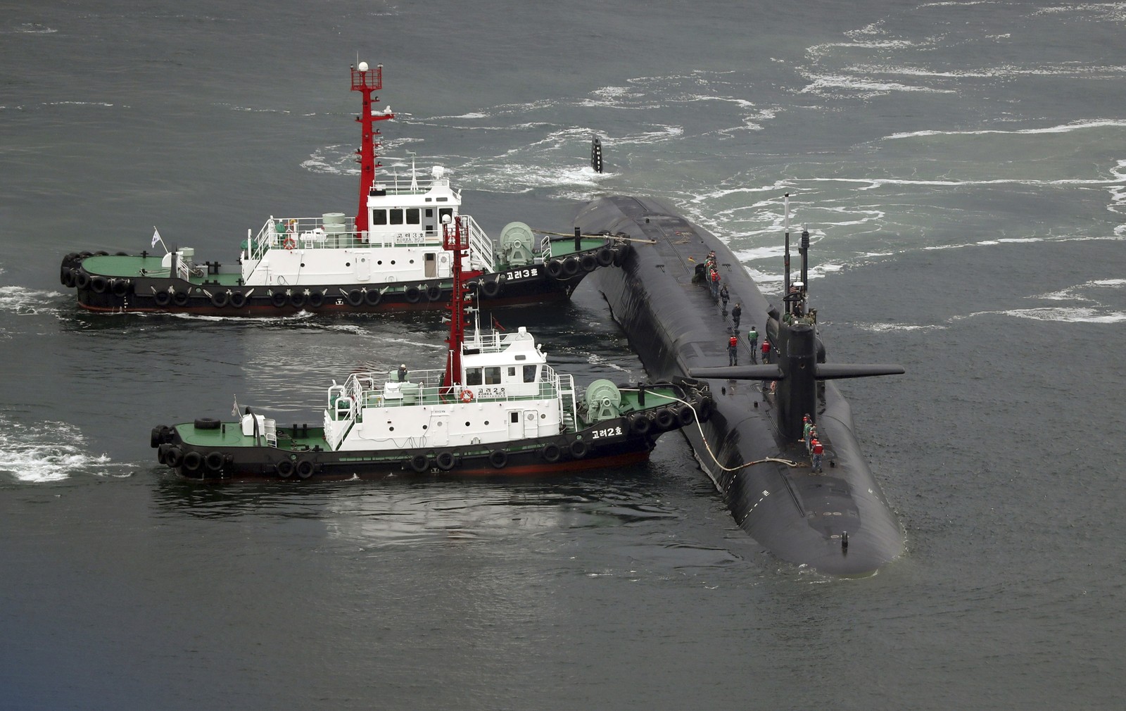 perto de seu território. Submarino USS Michigan é reabastecido nesta terça-feira (25) no porto de Busan, n