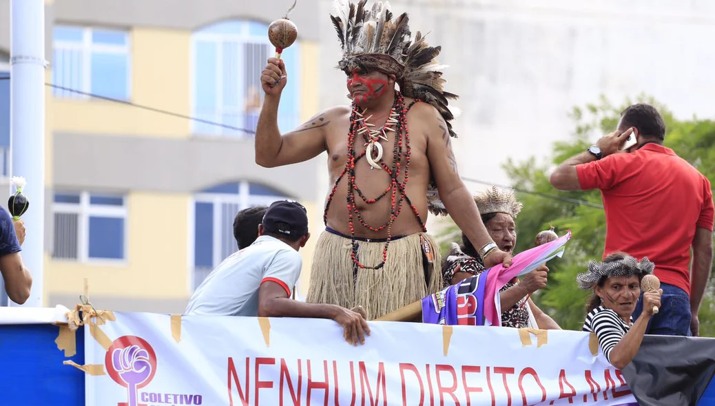 Comunidades indígenas participam das manifestações contra as reformas