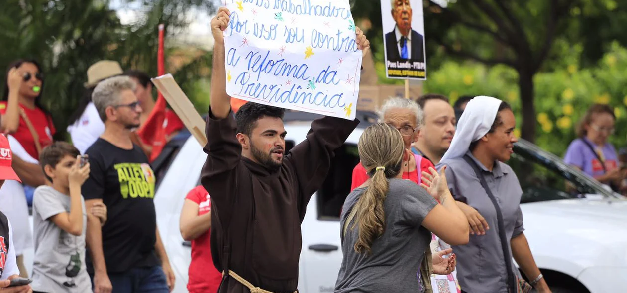 Membros da Igreja protestam contra reformas do Governo Federal