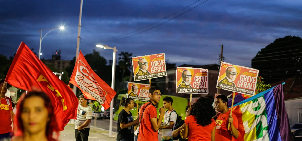 Centrais sindicais e movimentos sociais protestam 