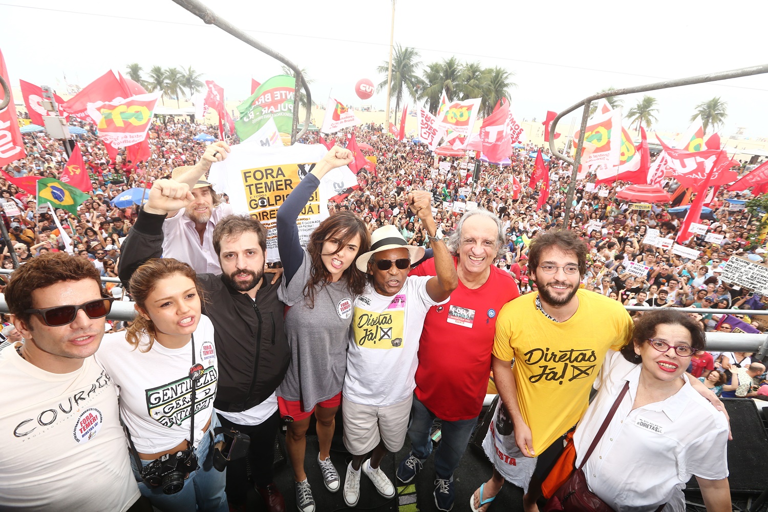 Atores da Globo em manifestação contra Michel Temer