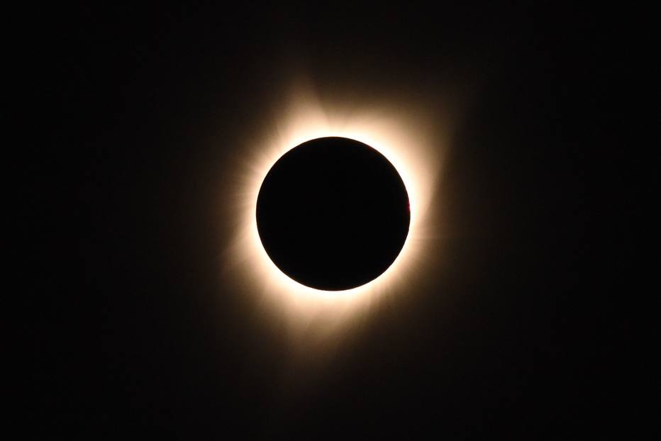 Eclipse solar cobre o céu dos Estados Unidos
