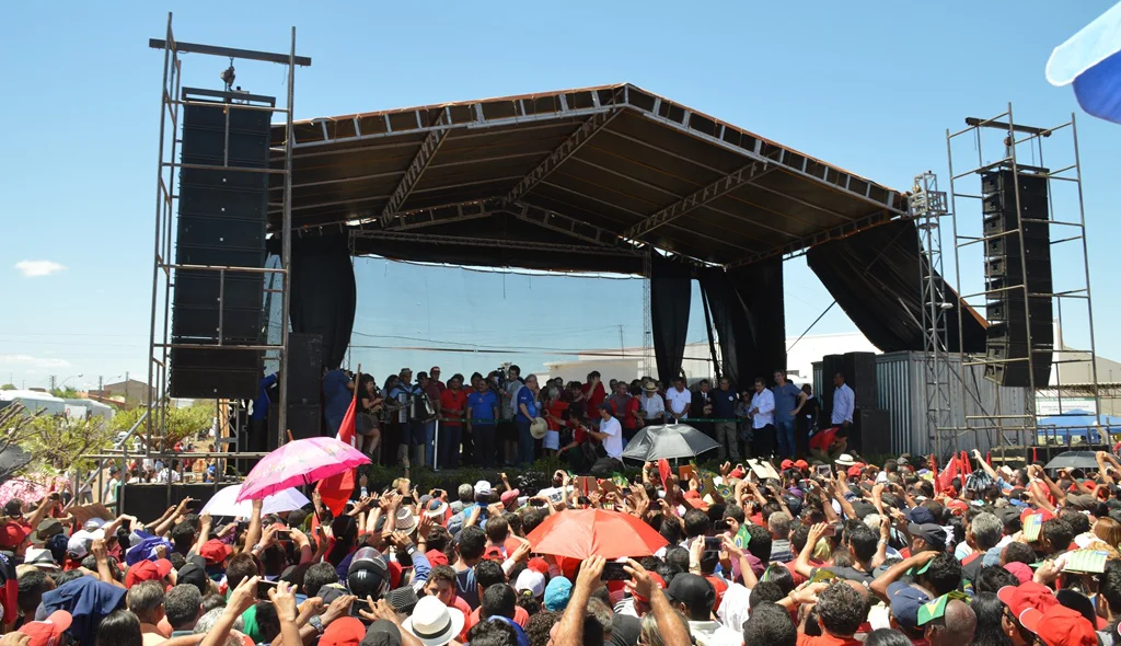Ato público reúne partidários de Lula em Picos