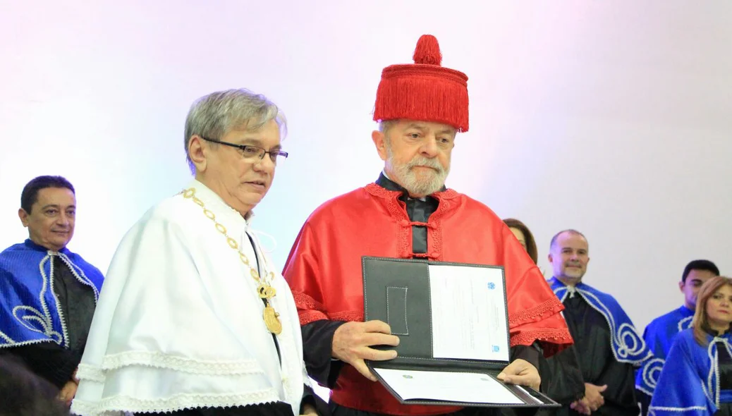 Lula recebe o Título de Doutor Honoris Causa pela UFPI