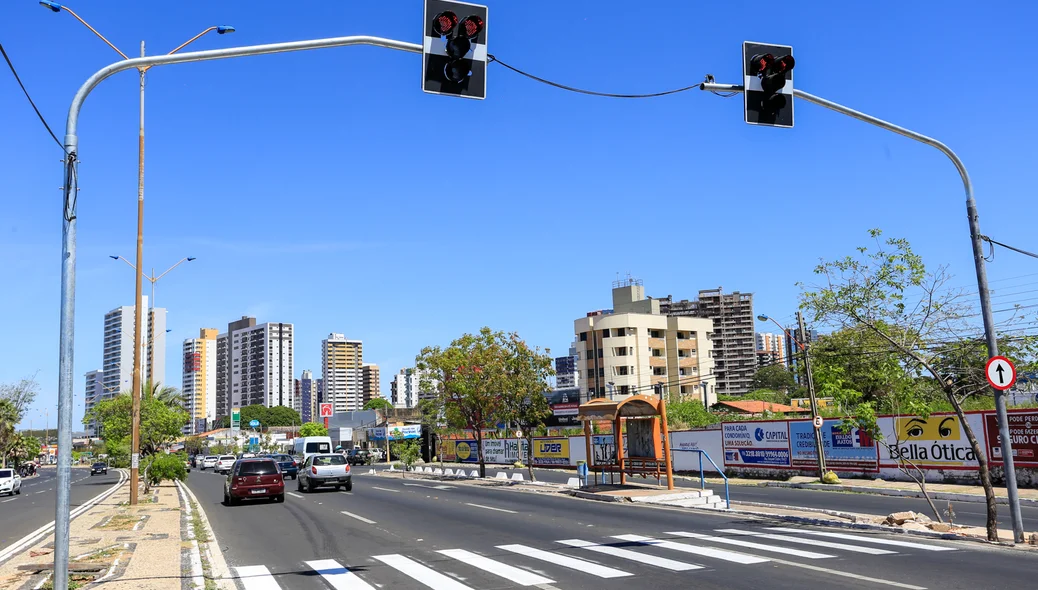 Novos semáforos na avenida João XXIII