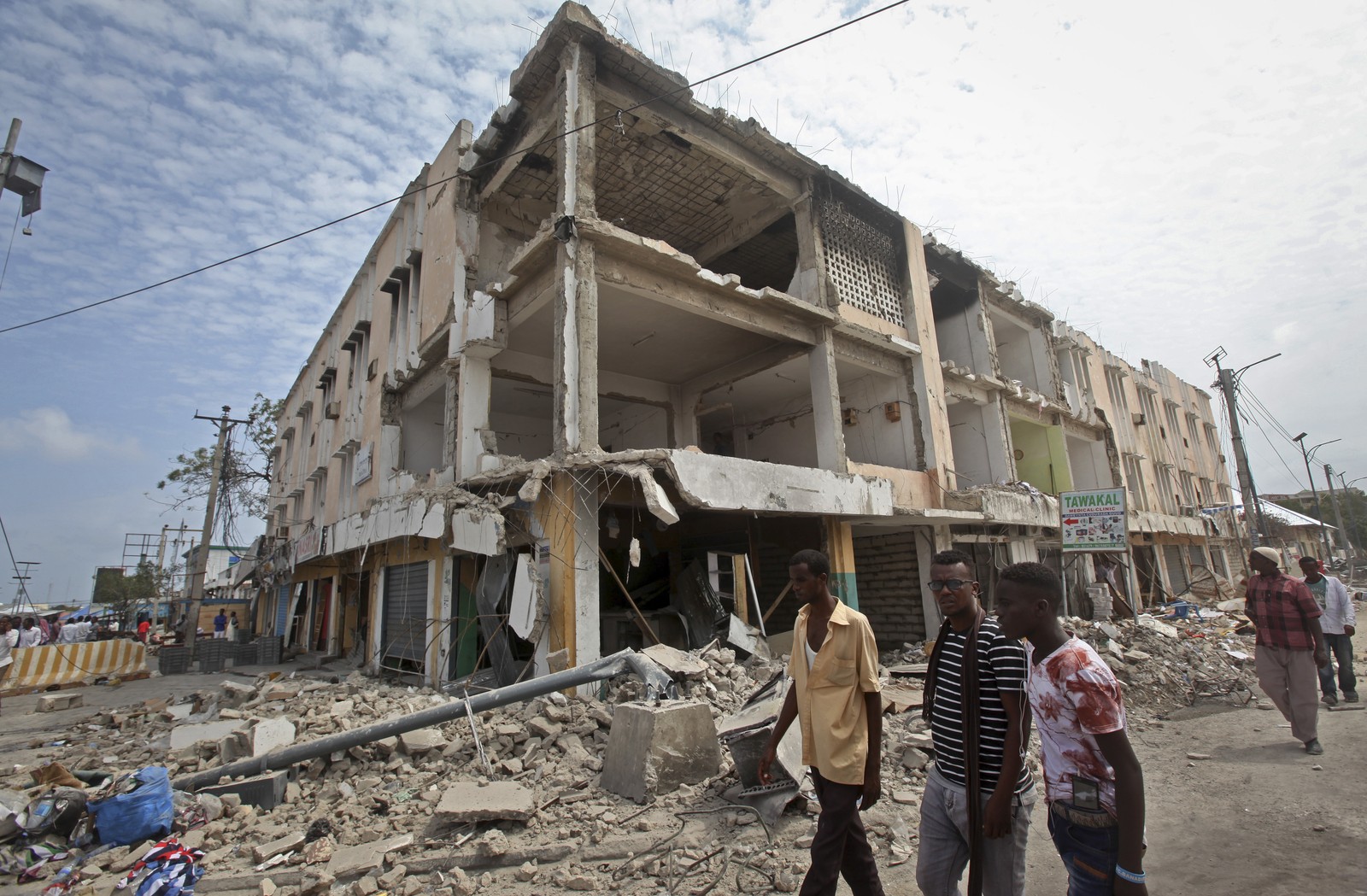 Prédios ficaram destruídos após ataque na Somália