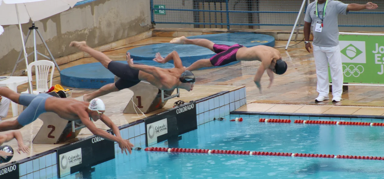 Competição de natação