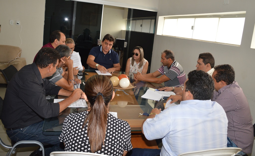 Vereadores começam discutir novo projeto de iluminação pública de Picos