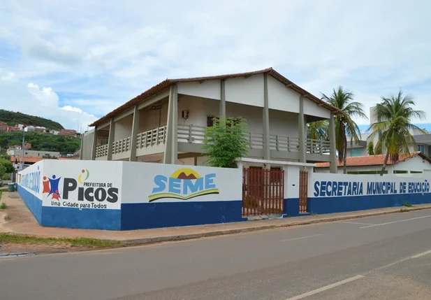 Aluguel do prédio da Secretaria de Educação custa R$ 3.930,00 por mês