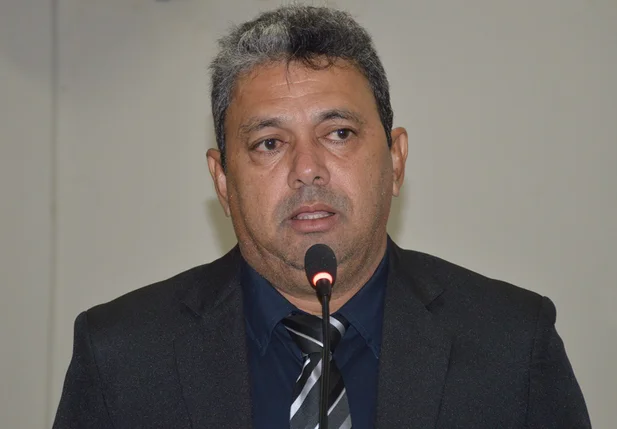 Renato renuncia à liderança da oposição em Picos.