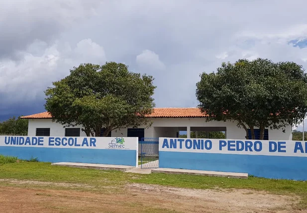 Alunos da Unidade Escolar Antonio Pedro de Almeida devem ser transferidos para outras escolas 