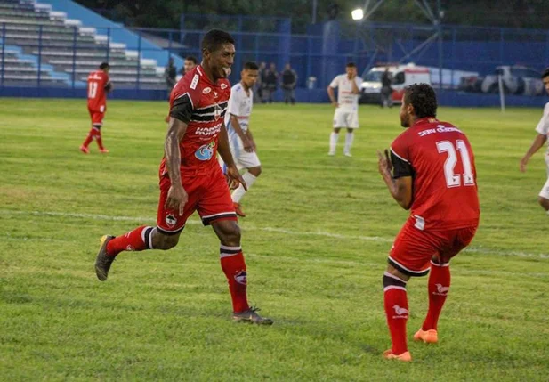 River vence Piauí por 3 a 0 no Estádio Albertão