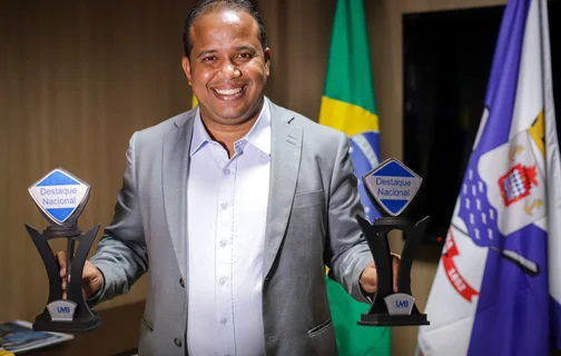 Vereador Enzo Samuel recebe Prêmio Destaque Nacional em Brasília